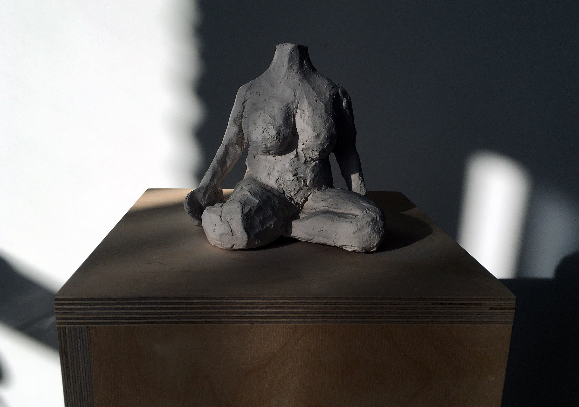 photograph of a clay sculpture-(c)an vanderhoydonck